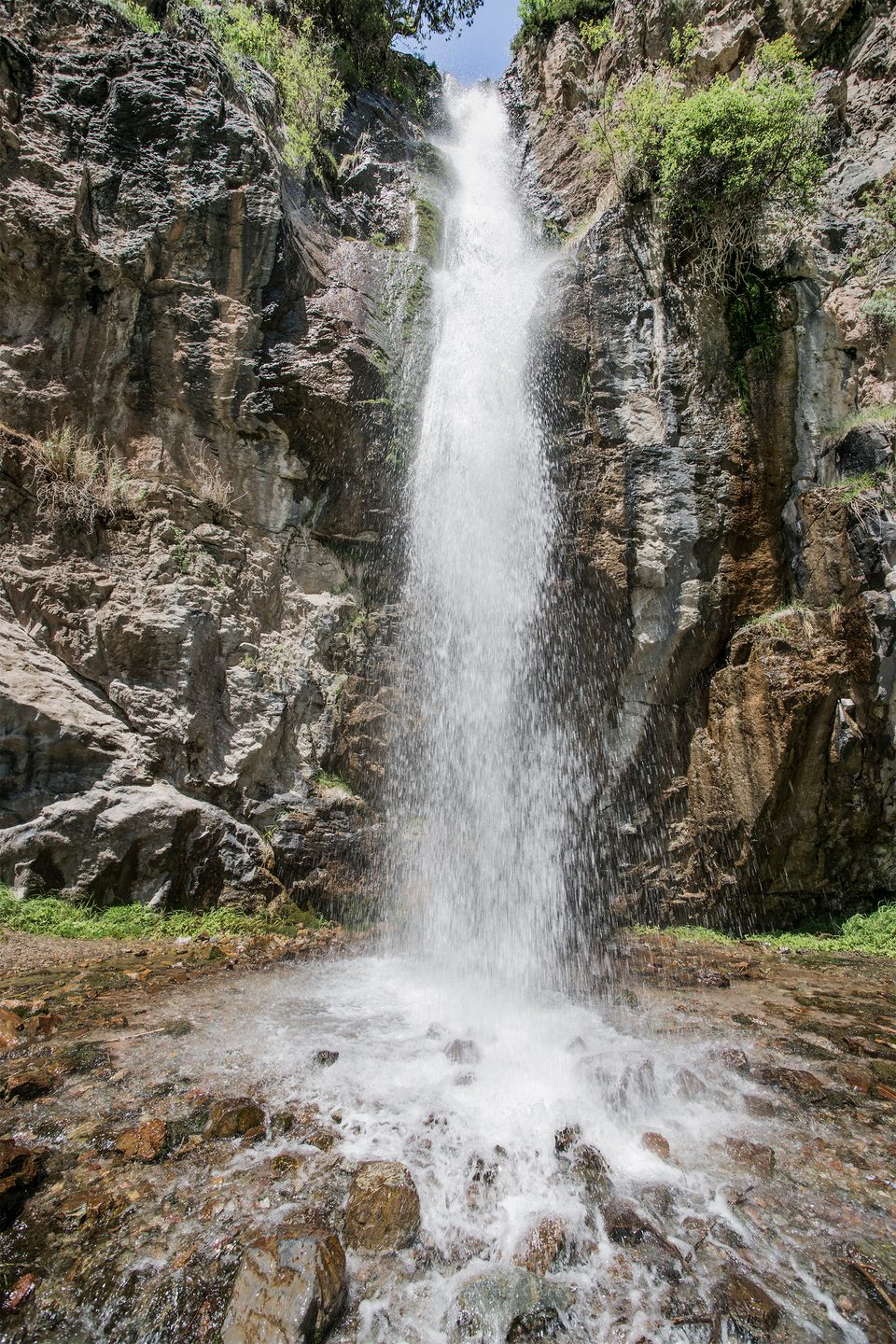 Kegeti waterfall in Chuy Region.